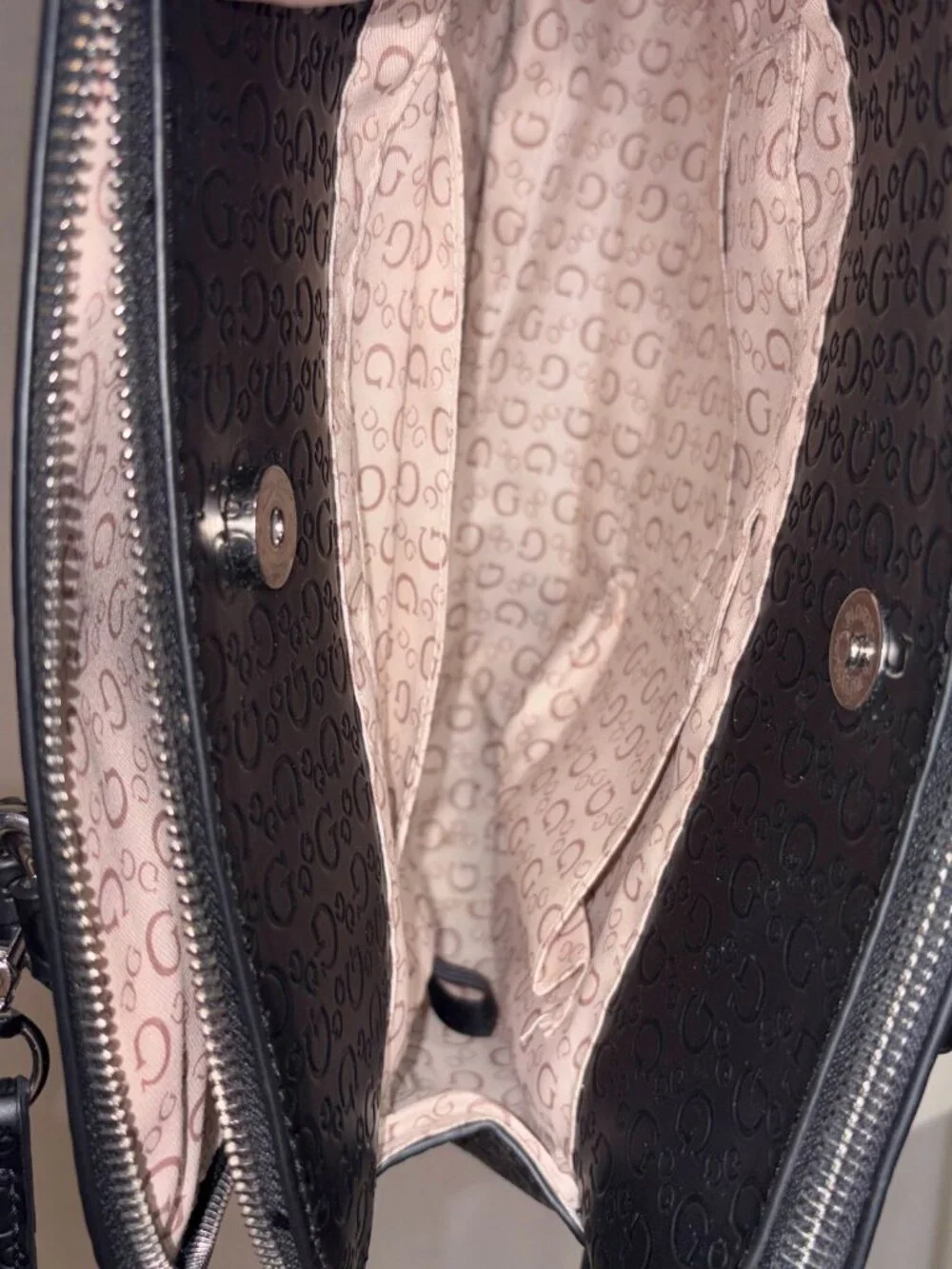 Guess Los Angeles Black Logo-Embossed Satchel